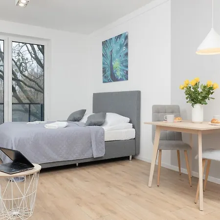 Metro Bielany With Parking By Renters Apartment