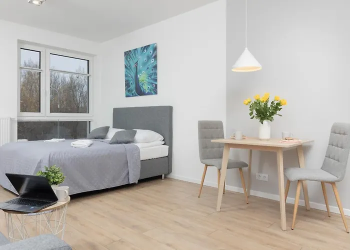 Metro Bielany With Parking By Renters شقة