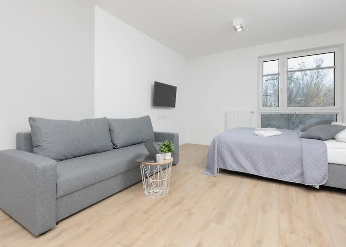 Metro Bielany With Parking By Renters شقة