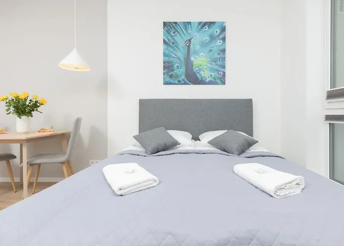 Metro Bielany With Parking By Renters شقة *