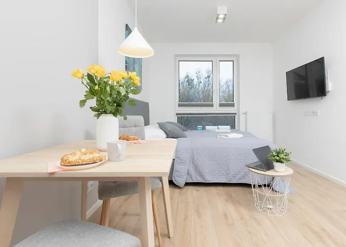 Metro Bielany With Parking By Renters وارسو