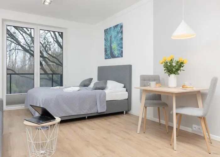 Metro Bielany With Parking By Renters شقة